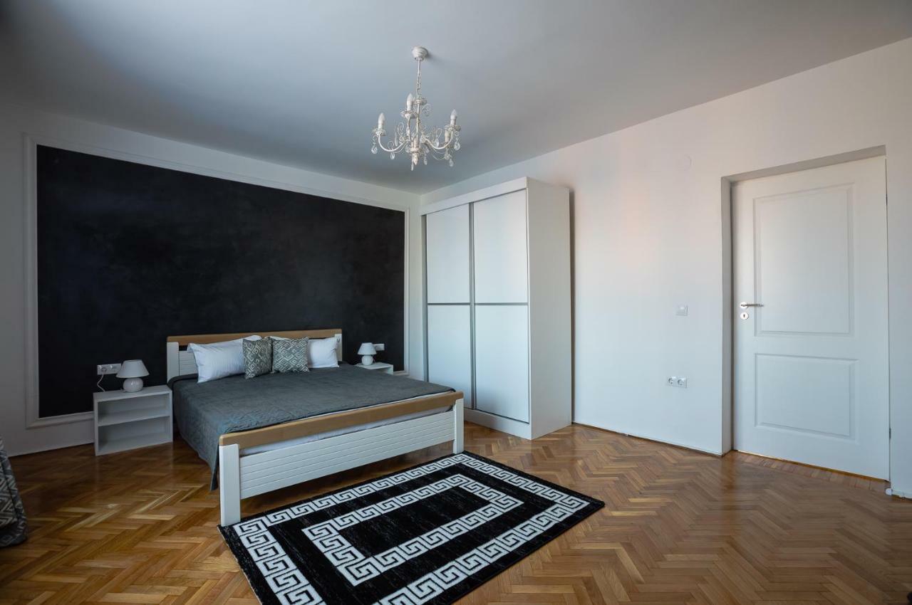 White Spacious Apartment Sibiu Exterior foto