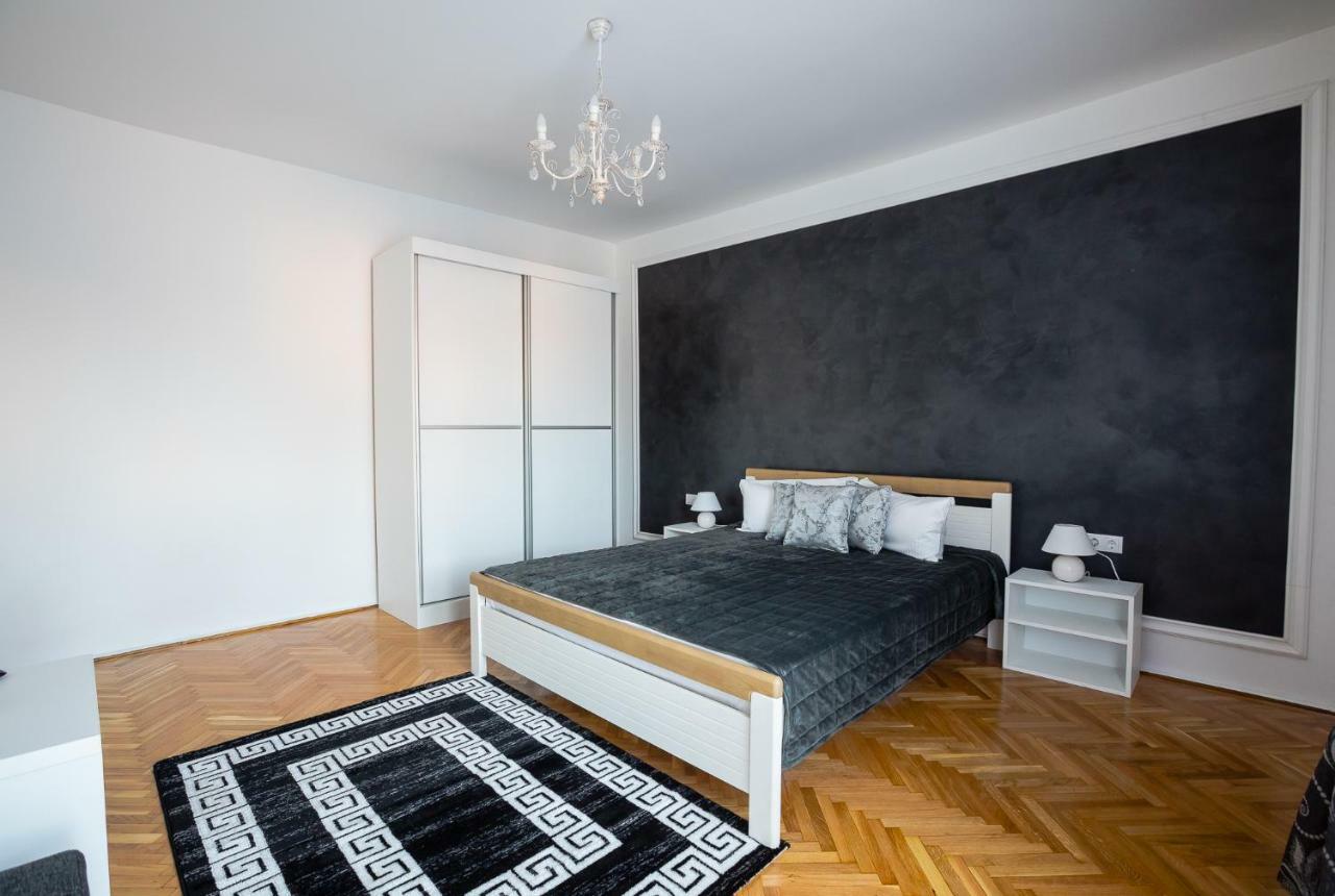 White Spacious Apartment Sibiu Exterior foto